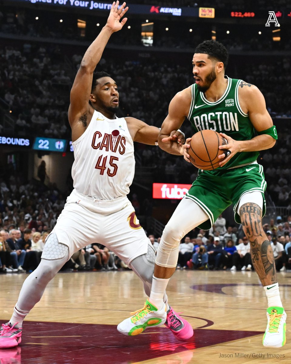 After an embarrassing Game 2 loss, the Boston Celtics regrouped and reclaimed the series lead by defeating the Cleveland Cavaliers 106-93 on Saturday. Takeaways from Game 3 ⤵️ theathletic.com/5486680/2024/0…