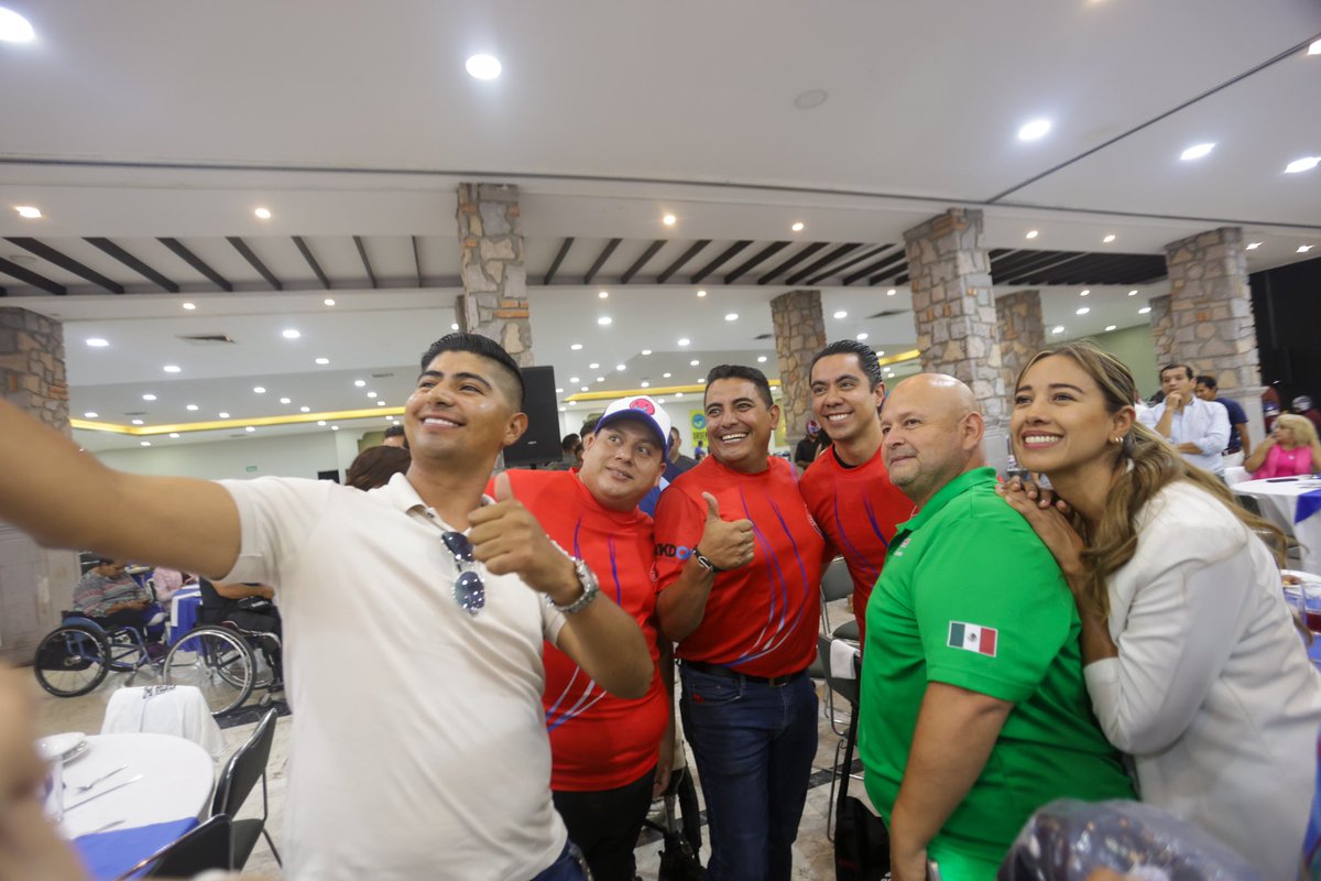 FeliFerMacias's tweet photo. Estoy convencido del impacto que tiene el deporte en la salud y en el desarrollo de la sociedad; por eso, vamos a invertir en infraestructura deportiva y apoyar con todo a las y los deportistas en Querétaro.

#OrdenYRumbo https://t.co/MWsTiSk7QX