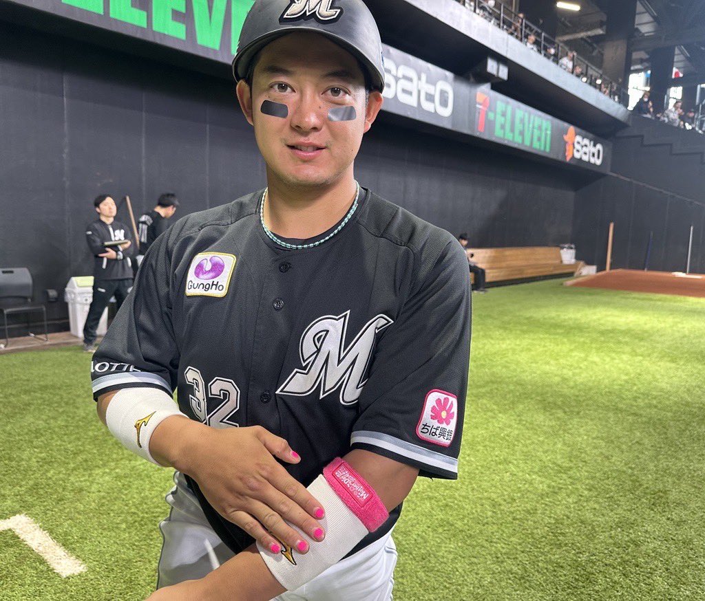 千葉ロッテマリーンズ 広報室 в X: „母の日。 爪もピンクな