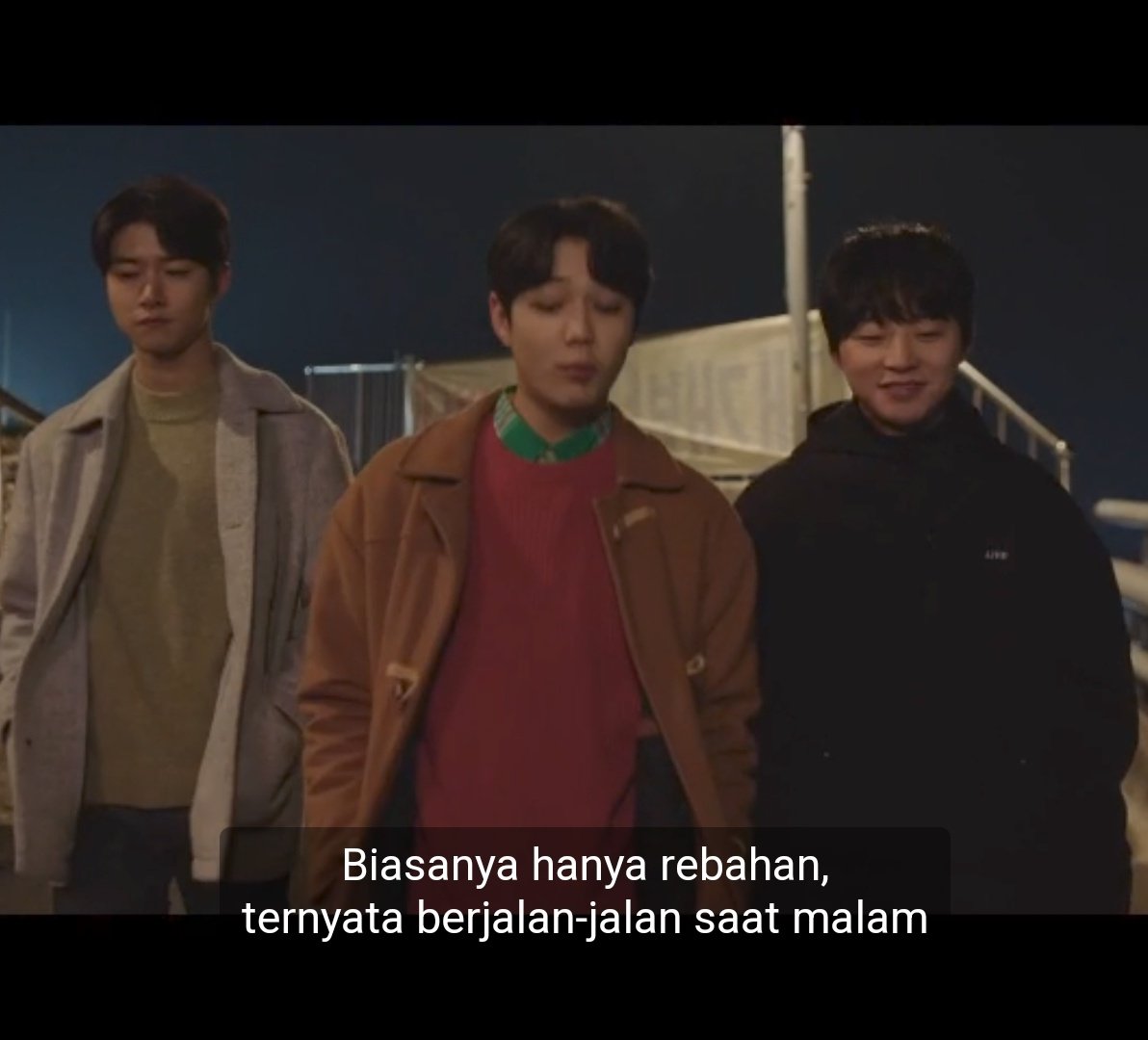 Yeoyarrow's tweet photo. Penasaran banget kenapa Jeha suka tracking lokasi Cein? Udah kepergok di beberapa episode, tapi pas ditanya suka ngeles, banyak alesan 🤔

Apa Jeha pernah les main piano sama ibunya Cein?

#BeginsYouth #Jeha #Cein #beginyouth https://t.co/uH1or40YYL