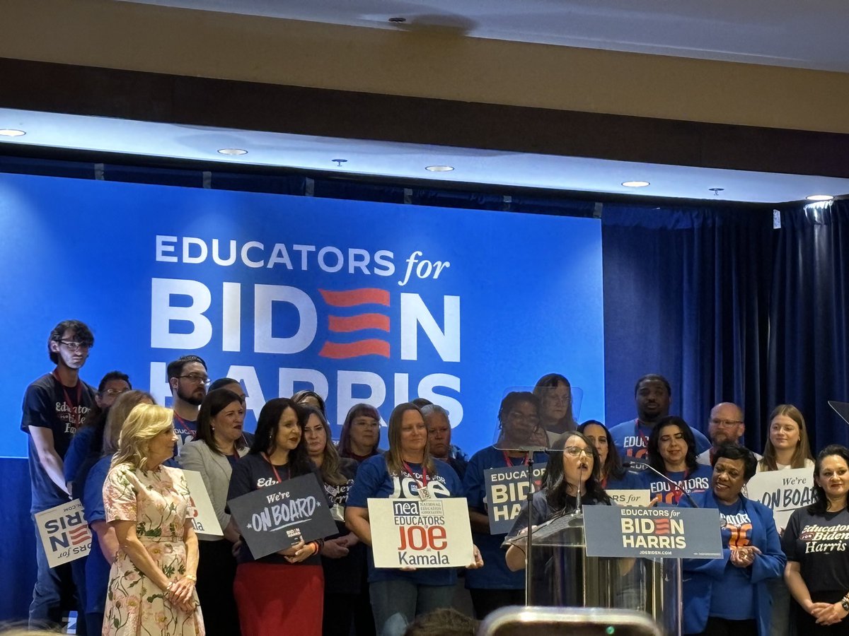 Excited to be a part of @DrBiden & @NEAToday President @BeckyPringle visit to Arizona to meet with our @ArizonaEA delegates ! Our @AEARetired members want their elected leaders to support public education!
