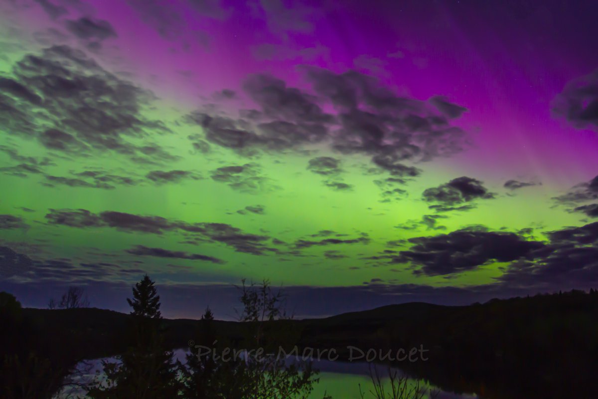 PMDStormchaser's tweet photo. Quelques unes des images d'hier soir ! #aurora #auroreboreale https://t.co/BrvD6eXpdM