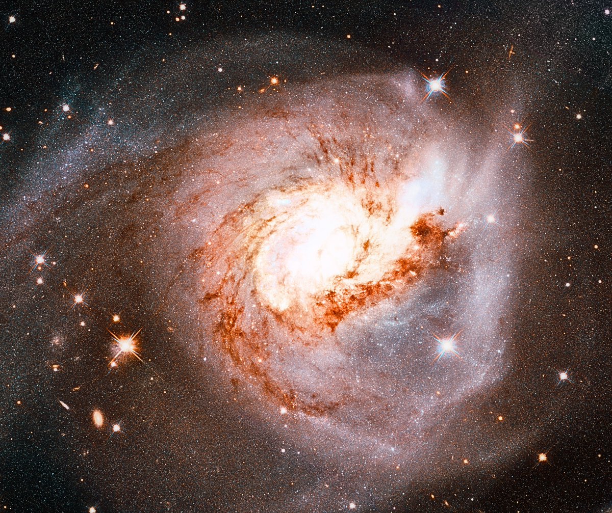 Astronomicaworl's tweet photo. The image of #galaxy #NGC3256 looks like combination of #nebula and #galaxy in this image from the #NASA/#ESA #Hubble #Space #Telescope.
#astronomy #space #nasa #astrophotography #universe #science #cosmos #moon #stars #galaxy #astrophysics #physics #nature #art #space https://t.co/xKejPqpjJq