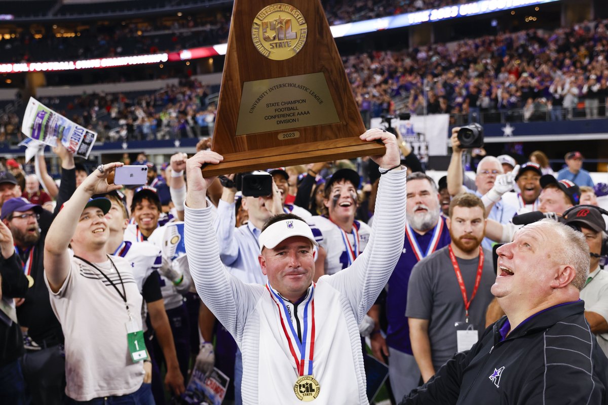 After winning first state championship, Anna football starts new chapter Full story: dallasnews.com/high-school-sp…
