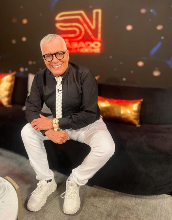 Ya en nuestro estudio @diegokapeky con mucha información 🤫 #SabadoEnVivo