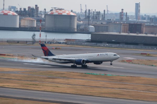 Airbus A330 ✈️  
デルタ航空
羽田国際空港 
 03/2024 

#airplane #羽田空港 #東京都 #大田区 #飛行機好きな人と繋がりたい #飛行機写真 #飛行機のある風景 #飛行機 #羽田国際空港 #airbus #airbusa330 
 
🐳