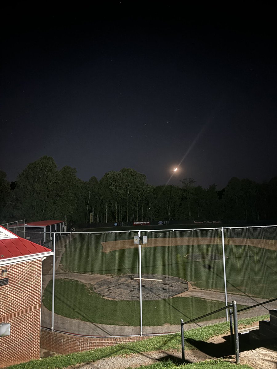 Nah sorry, I couldn’t find the northern lights

I did stumble upon the field of the ODAC champs tho😝