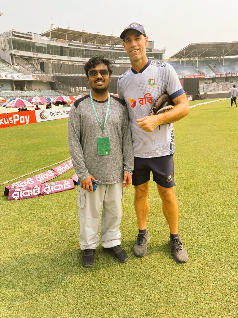 With Bangladesh Batting Coach David Hemp. He played for Bermuda from 2006-09.

#BANvZIM #BANvsZIM