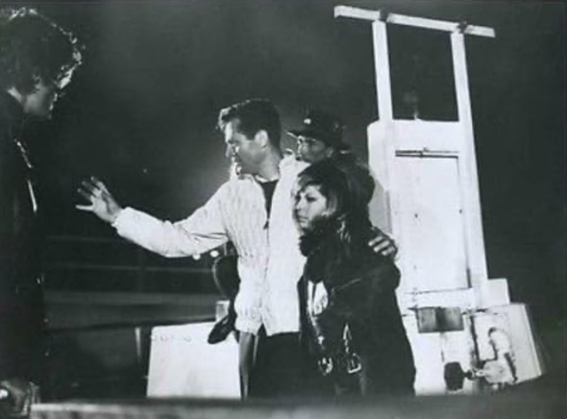Nancy Sinatra tweet media