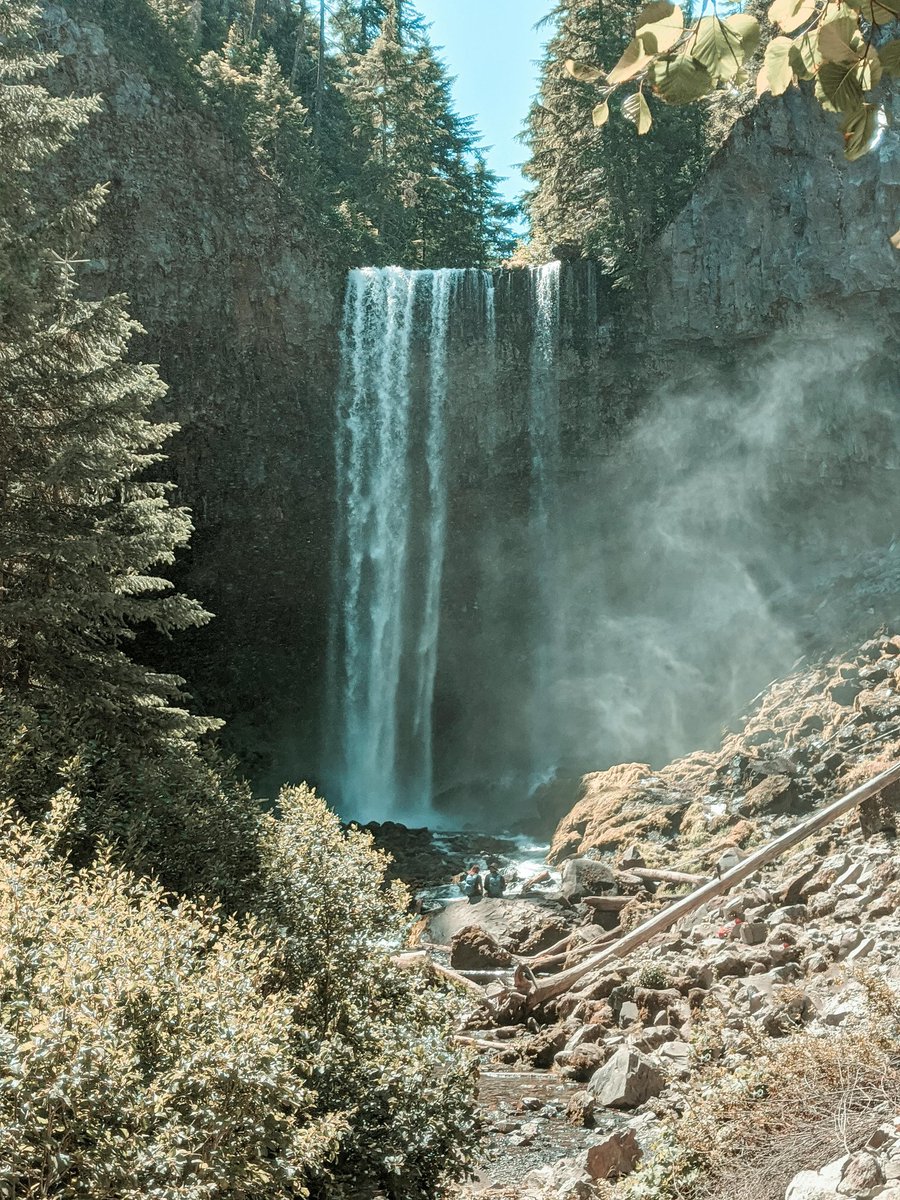 Tamanamas falls near Mt. Hood in Oregon, US