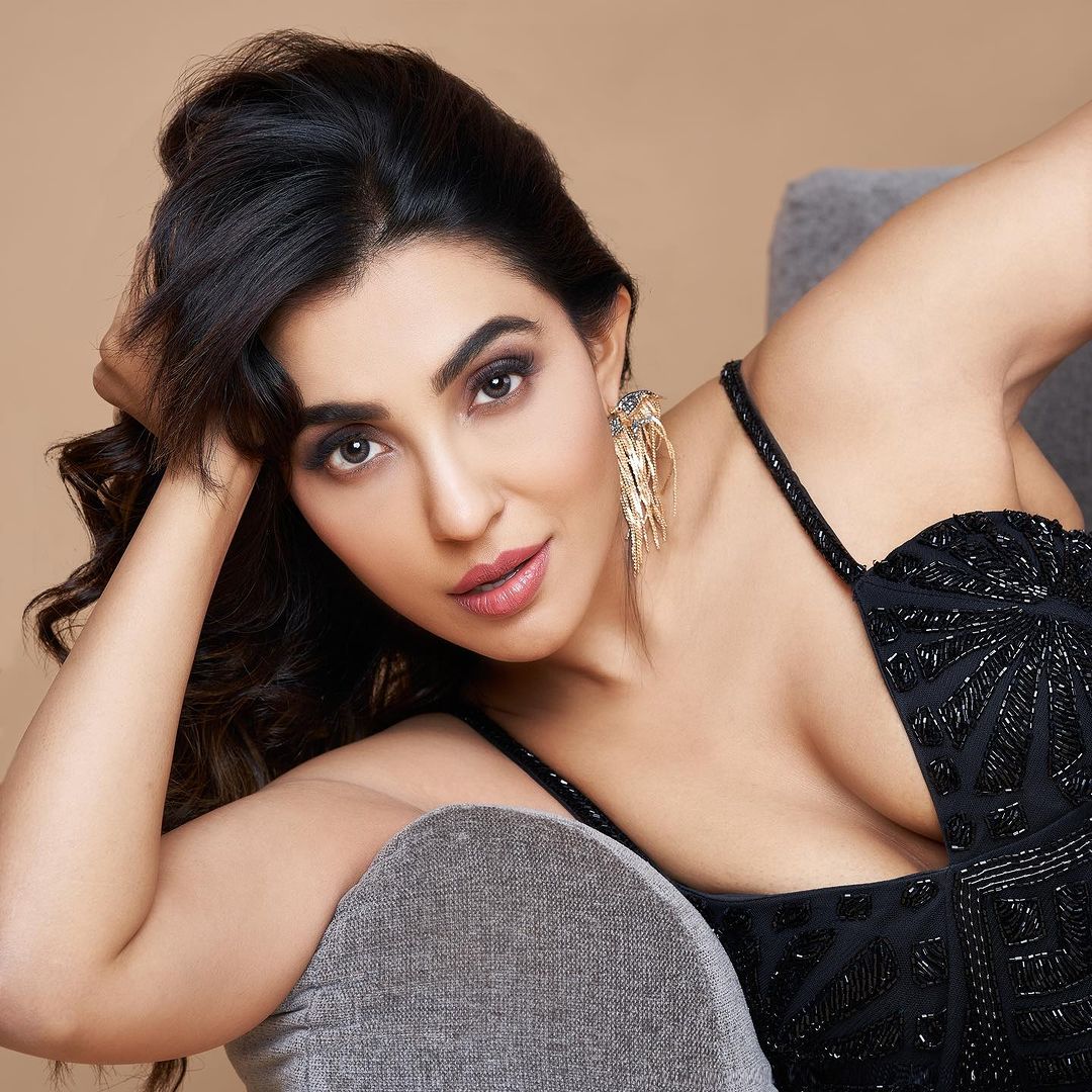 GNWc1MhacAAAX2M?format=jpg&name=medium