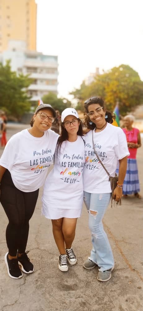 La UJC de La Habana Vieja unidas en la marcha contra la homofobia y transfobia 🥰