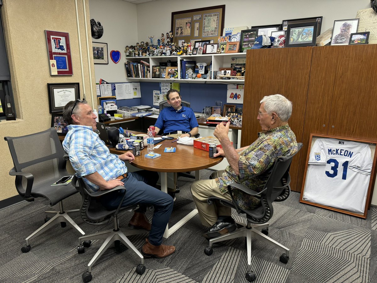 H_u_e_y_8's tweet image. It’s still hard to find the words for how amazing tonight was retiring the number of legendary manager Jack McKeon. From the countless phone calls over the past months with him to all of the amazing stories told by him tonight, it was truly once in a lifetime.