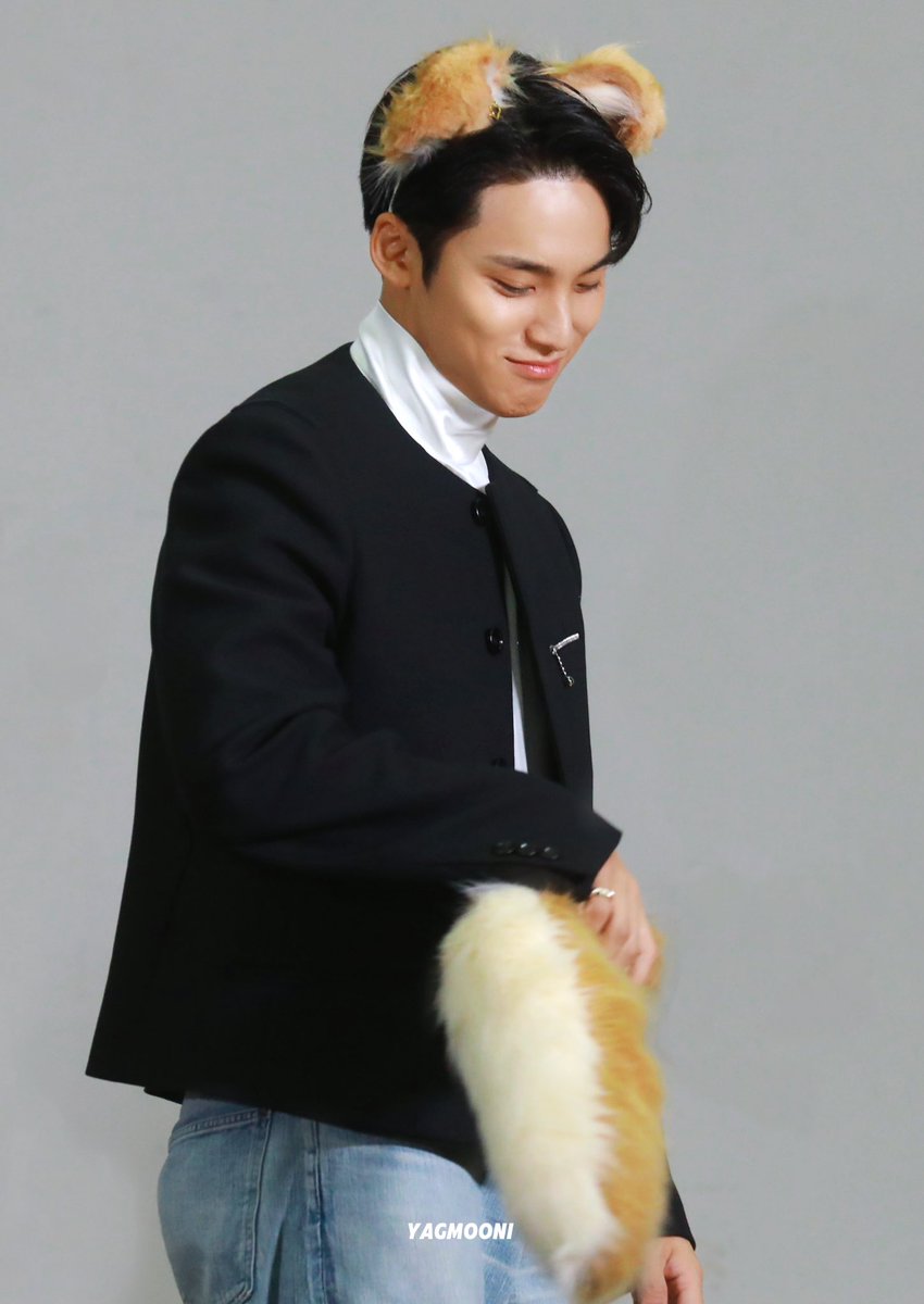 ya9moon1's tweet photo. 240511 beatroad

강아지

#민규  #ミンギュ #MINGYU 
#세븐틴   #SEVENTEEN https://t.co/o53mqRHCR7