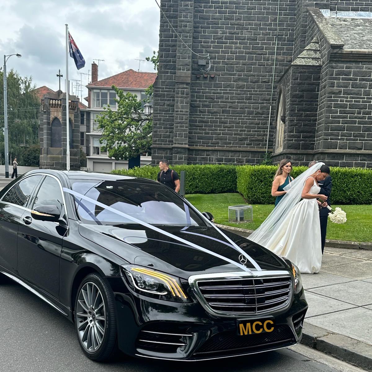 💍 Dreaming of a fairy tale wedding? Melbourne Chauffeur Cabs is here to make your special day unforgettable with our premium wedding transfer service! 🌟 Whether you're saying 'I do' in the heart of Melbourne, the scenic Yarra Valley, or any of Victoria's stunning reception