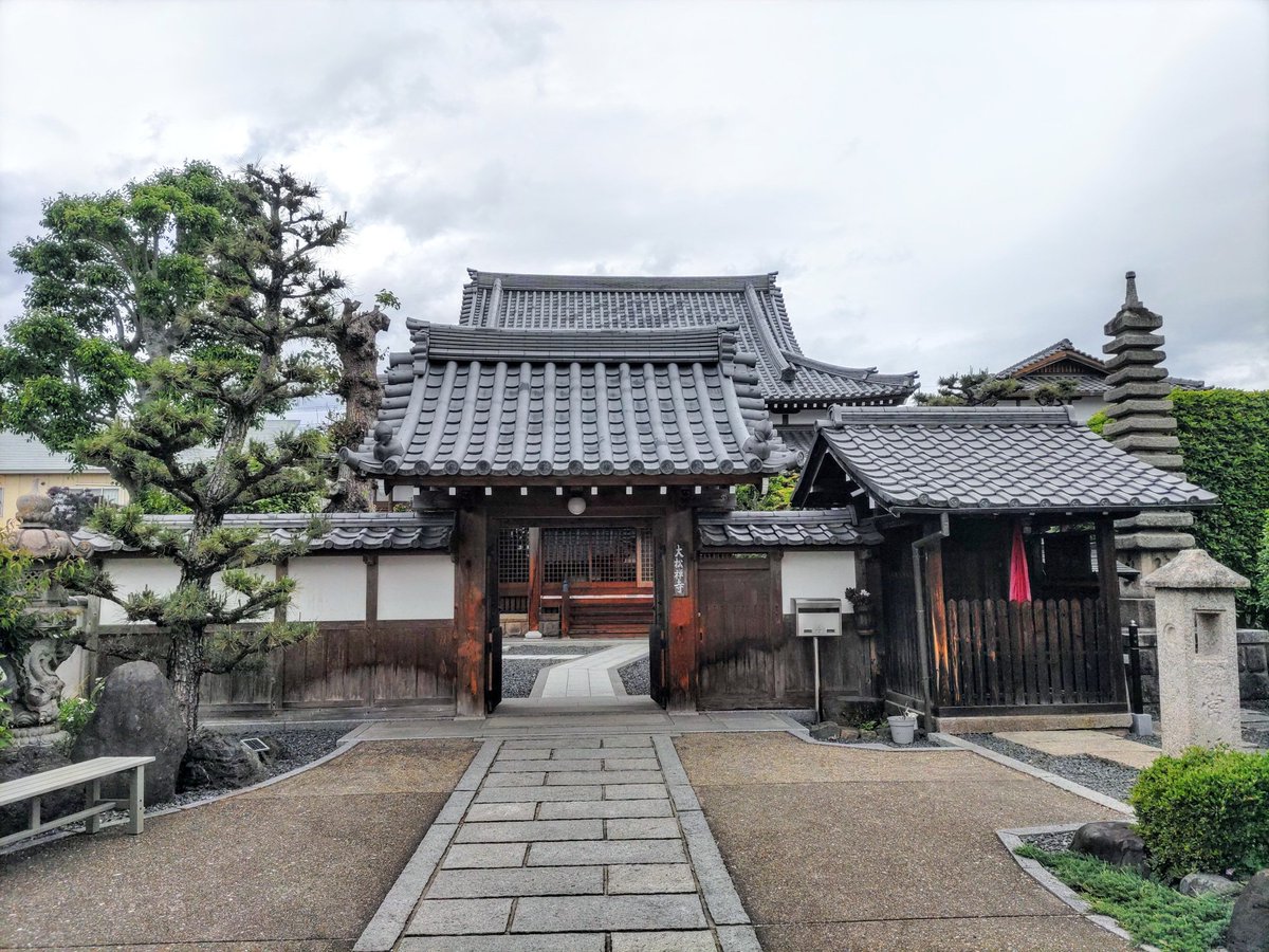 久御山町にある玉田神社と大松寺を参拝。 御朱印帳は大松寺に預けてきたので、後日郵送で届くとの事で楽しみ。