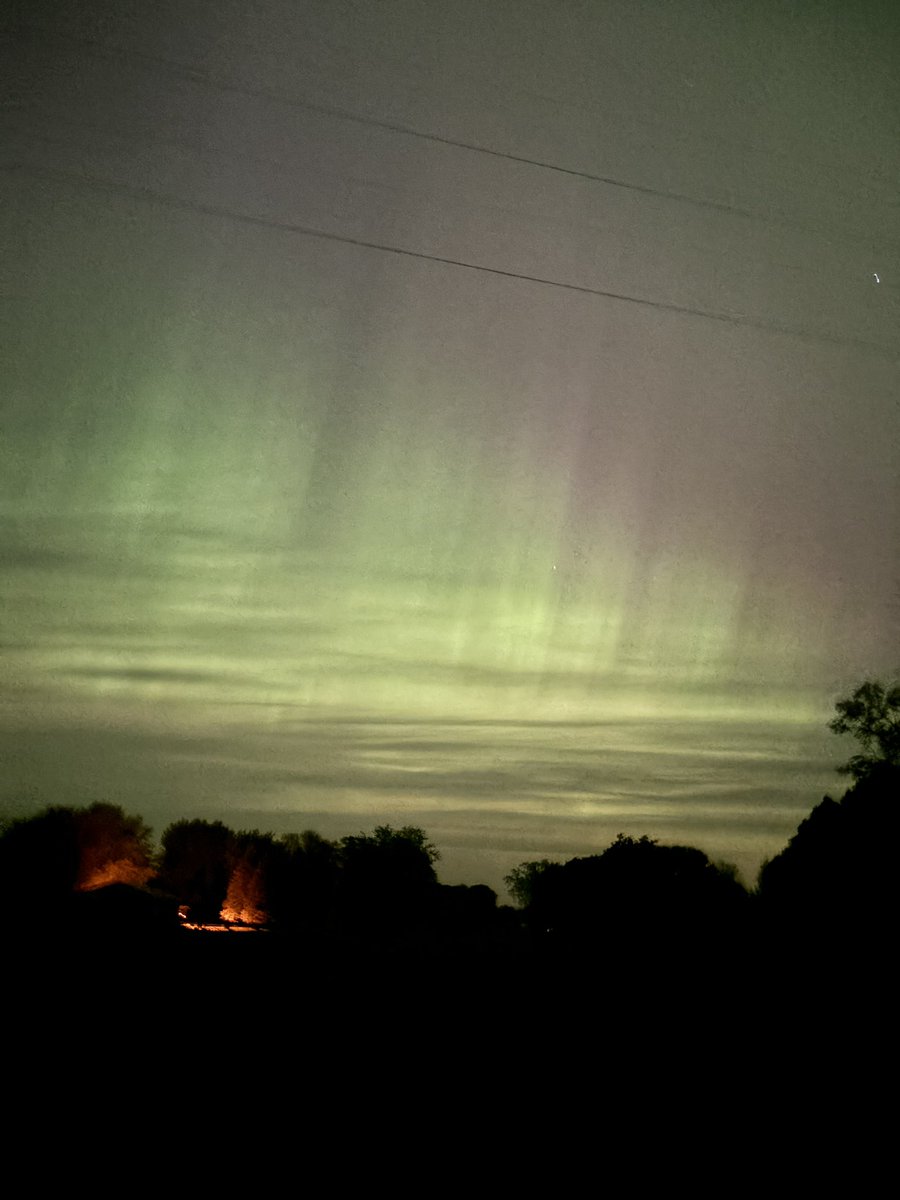 UsedForWX's tweet image. I did it. I found northern lights!