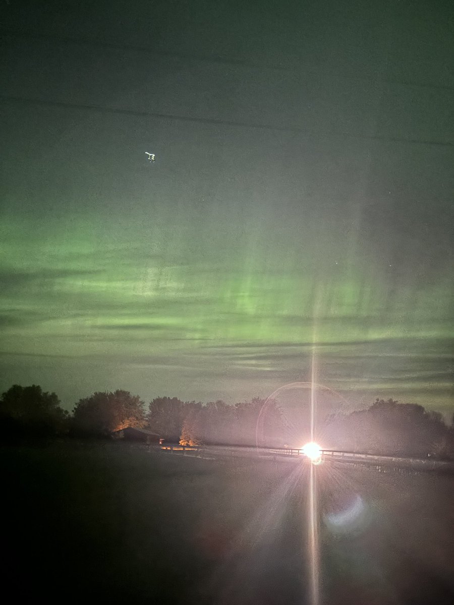 UsedForWX's tweet image. I did it. I found northern lights!