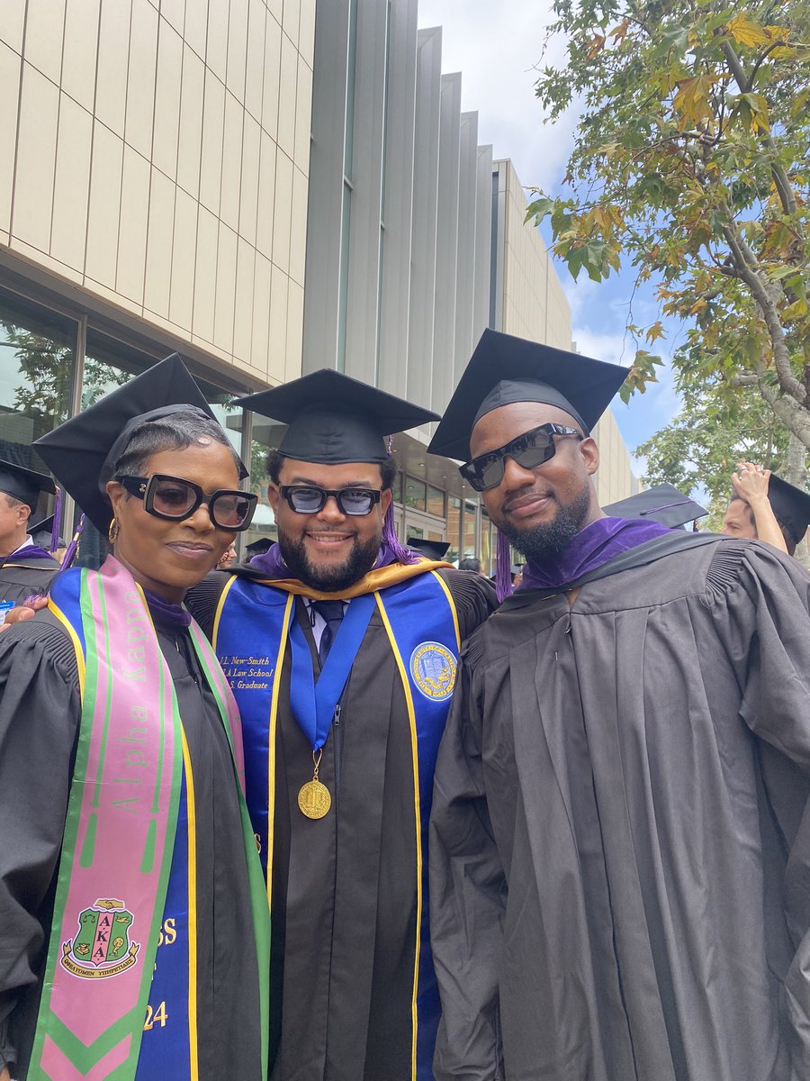 ValStyle's tweet image. She is Her, Her is ME 🎓💙⚖️💛🐻