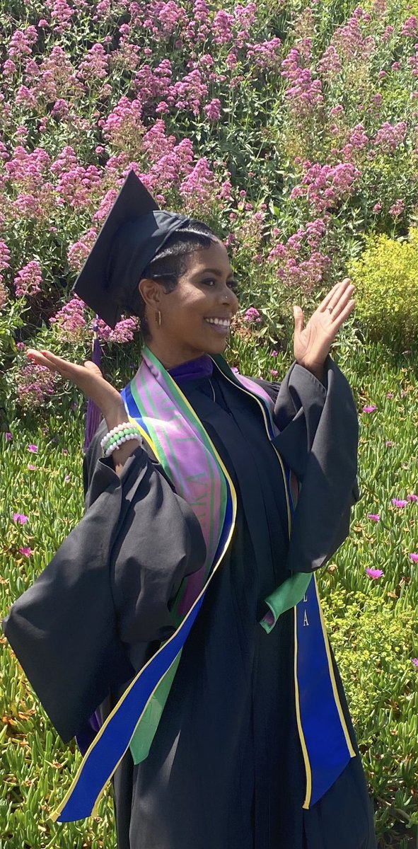 ValStyle's tweet image. She is Her, Her is ME 🎓💙⚖️💛🐻