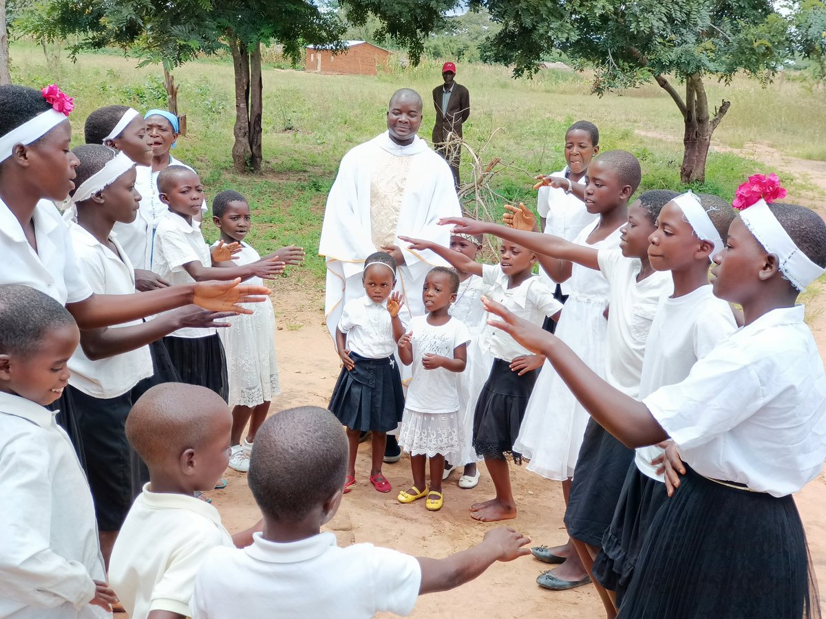 Happy Ascension of the Lord, beloved friends! This Sunday, we pray for each one of you to have a truly blessed day. Our incredible children prayed earnestly for you during Mass today. Thank you so much for supporting our new parish in many ways!