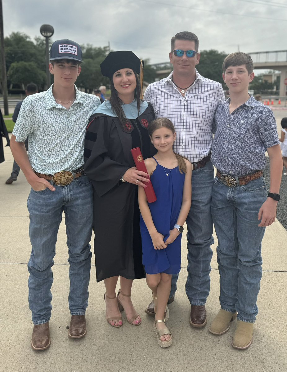 FinneyBrandyne's tweet photo. Today marks a milestone…. Doctorate Degree!
It has been a journey full of ups, downs, long nights, doubt, and perseverance that could not have been accomplished without support from my family, friends, and colleagues. https://t.co/aa2j6lqxzs