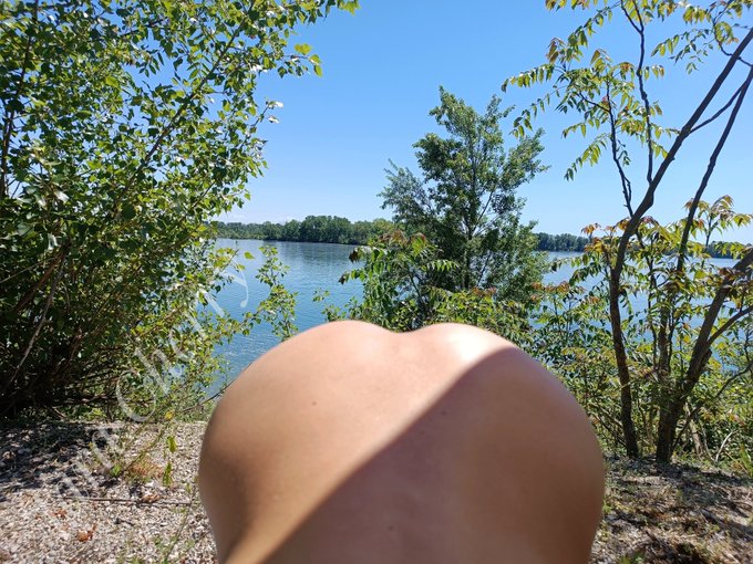 Super moment au bord d'un lac pour profiter du soleil qui revient ☀️😀 https://t.co/6ldBWRDxJz https://t<a href="/tag/sexy"class="tags"><span>#sexy</span></a><a href="/tag/asswednesday"class="tags"><span>#asswednesday</span></a><a href="/tag/ass"class="tags"><span>#ass</span></a><a href="/tag/flashing"class="tags"><span>#flashing</span></a><a href="/tag/publicflashing"class="tags"><span>#publicflashing</span></a>