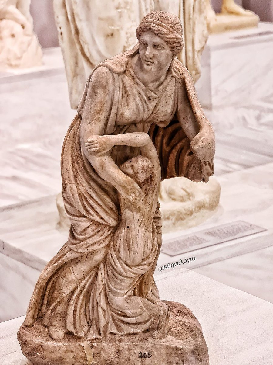 Καλημέρα, Έλληνες!

Η μητέρα Νιόβη προστατεύει το παιδί της από τα βέλη της Αρτέμιδος, μουσείο Ηρακλείου.