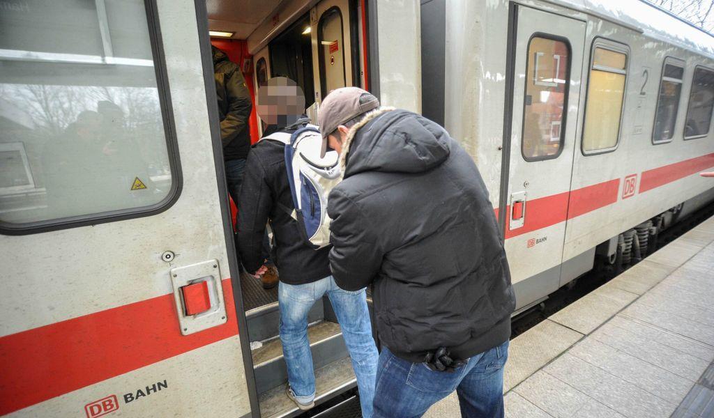 Dreiste Masche am Hauptbahnhof – Taschendiebe stehlen teures Smartphone bit.ly/4bbDGvD