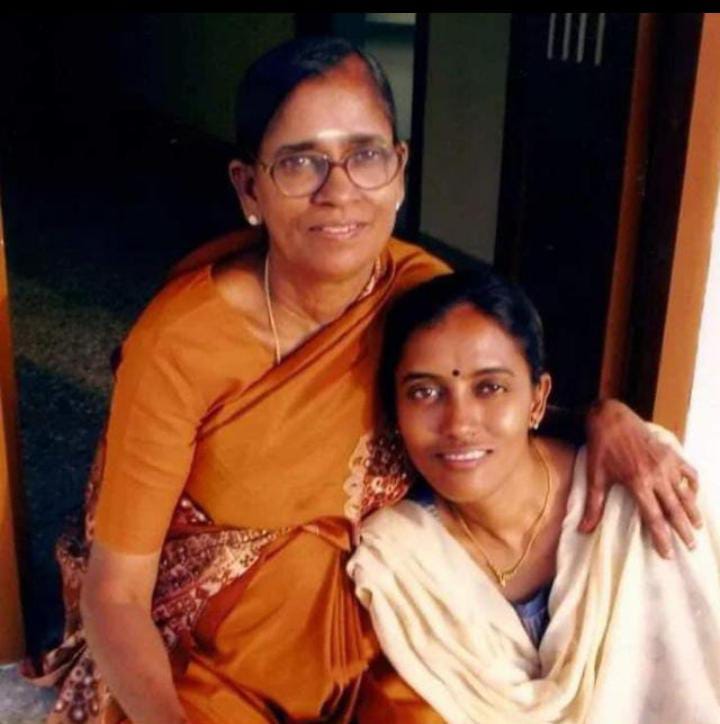 அம்மா என்றால் அன்பு. மரணம் கூட அதை மாற்றமுடிவதில்லை. ❤️