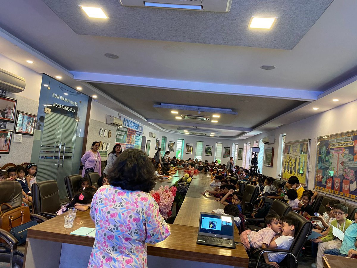 #Children from Lovely Public School, Priyadarshini Vihar @LPS_PD, thoroughly enjoyed the #storytelling session organized by @nbt_india, where the Storyteller Sudipta Das shared a captivating story 'The Tiny Detectives' by Cressida Cowell. During the session, the children were