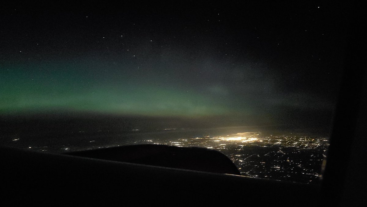 If anyone wonders why I haven't posted today, I'm on a flight to Italy to co-direct the Operational Space Weather Fundamentals School in L'Aquila. From dusk to dawn, #Aurora has been my constant companion. It's my first time seeing it with my own eyes. Words do not do justice.
