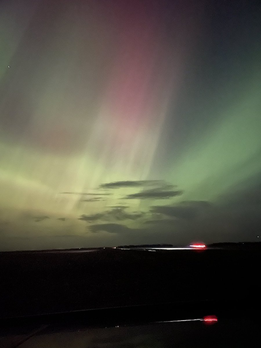 so fucking thankful to have been home in moorhead tonight. it meant i was able to drive half an hour north into north dakota and got to see the northern lights, maybe even better than i was able to last night