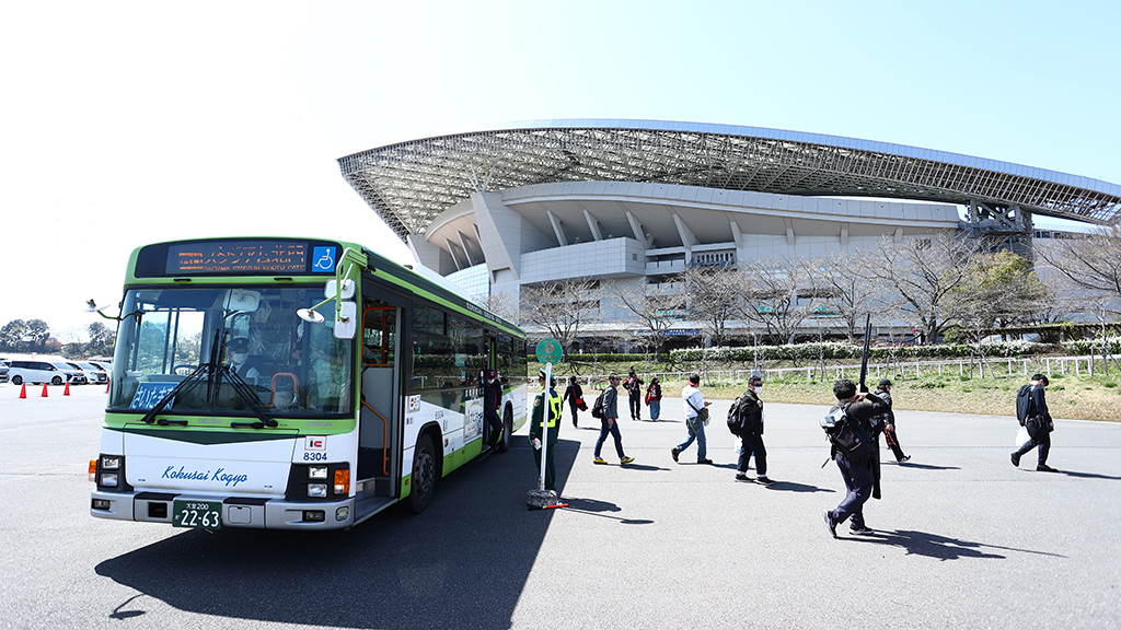 🔴5/15(水) vs 京都🔴 臨時シャトルバス運行のご案内🚌 (1)浦和美園駅→埼スタ 東駐車場 【往路のみ】 ・運行時間 15:00～20:00 🔻詳細 urawa-reds.co.jp/clubinfo/21250… #urawareds #浦和レッズ #Jリーグ