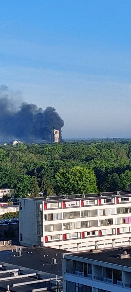 Grote brand aan het Noordeind in Emmen