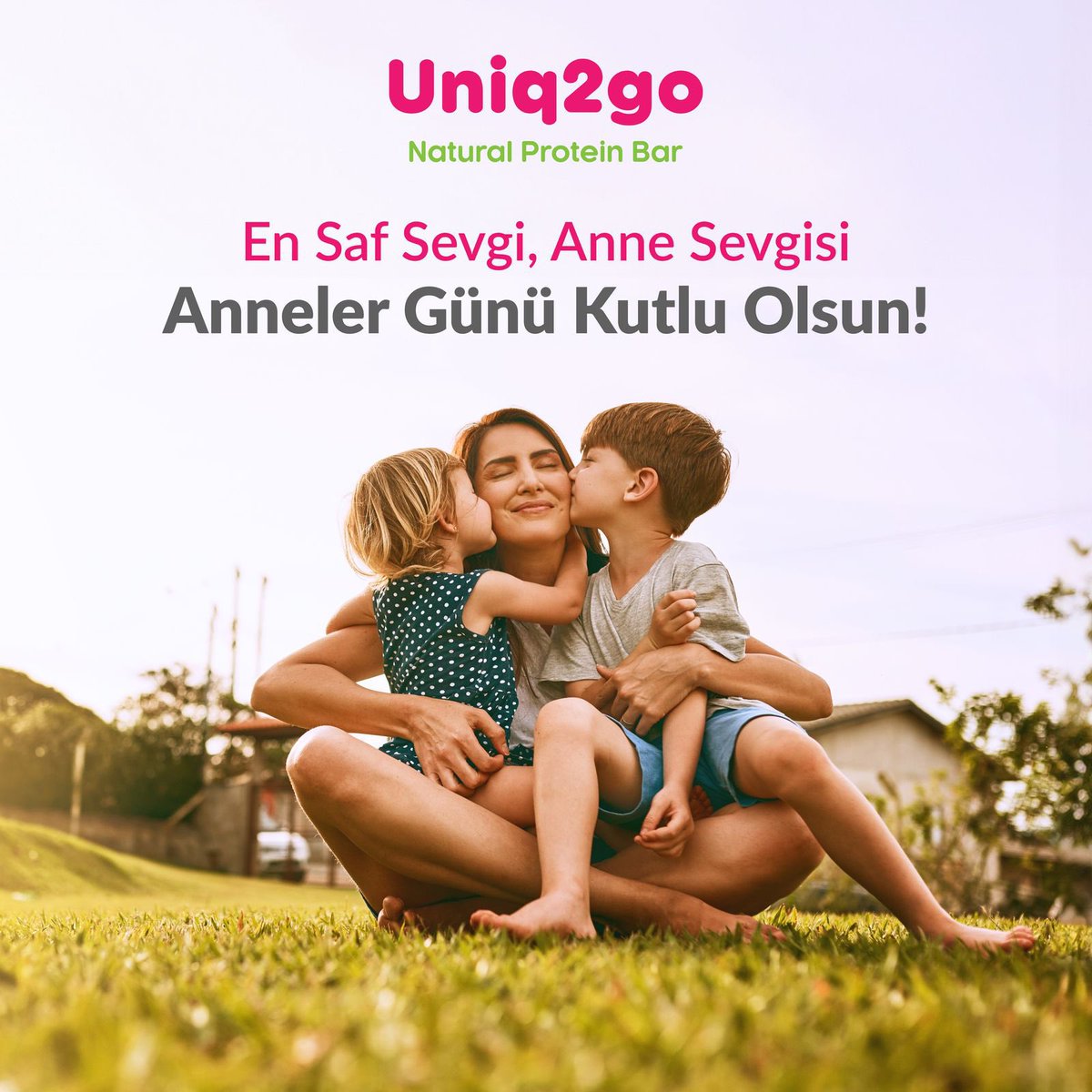 Hayata geldiğimiz ilk günden itibaren karşılıksız ve saf bir sevgiyle bizi sarıp sarmalayan, kıymetli annelerimizin Anneler Günü kutlu olsun.