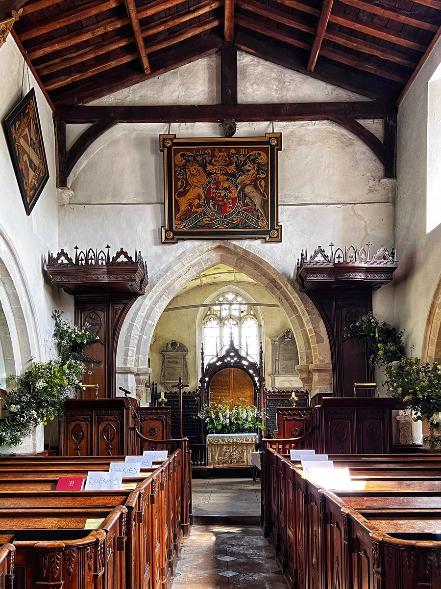 But the decor is purest Georgian, installed in 1814/15, the most marvellous pre tractarian box pew joinery that competes and perhaps outdoes Tideswell’s wonders.