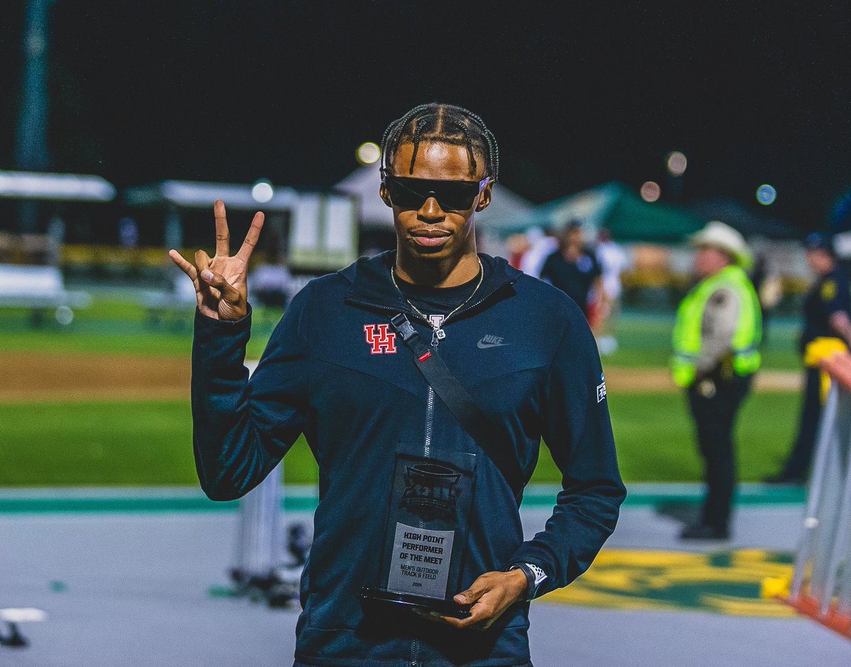 Shaun stood on business. 💼

🏆 Big 12 Men’s High Point Performer of the Meet
🥇 100m Champion
🥇 200m Champion
🥇 4x100-Meter Relay Champion

#htownspeedcity
