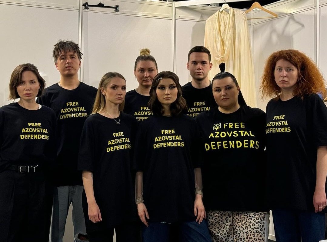 A big respect for the Ukraine team at #Eurovision2024 for reminding the world about ~900 Azovstal defenders who are still prisoners of war. Thousands of Ukrainians, both military & civilians, are still in captivity. Torturing POWs, holding & ill-treating civilians are war crimes.