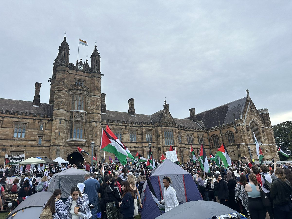 Mass Free Palestine demonstration arrives at the Sydney University encampment