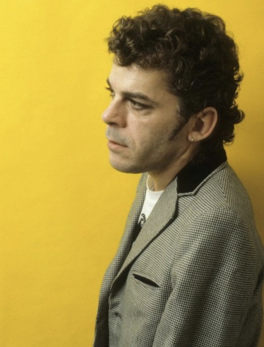 Remembering English singer, songwriter and actor Ian Dury, who was born on this day in Harrow, London in 1942. 🌹