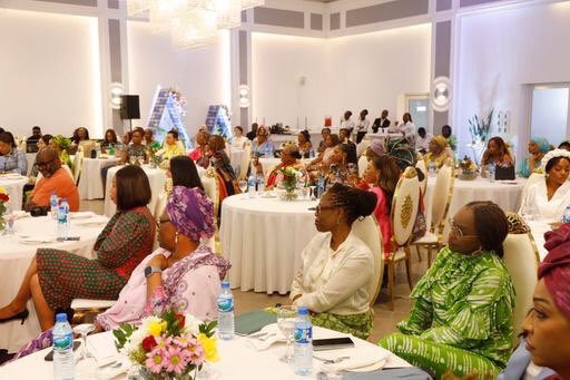 So many inspirational and accomplished women in one room.  🔥  #WomenInLeadership 🇳🇬
#HarryandMeghaninNigeria 💚