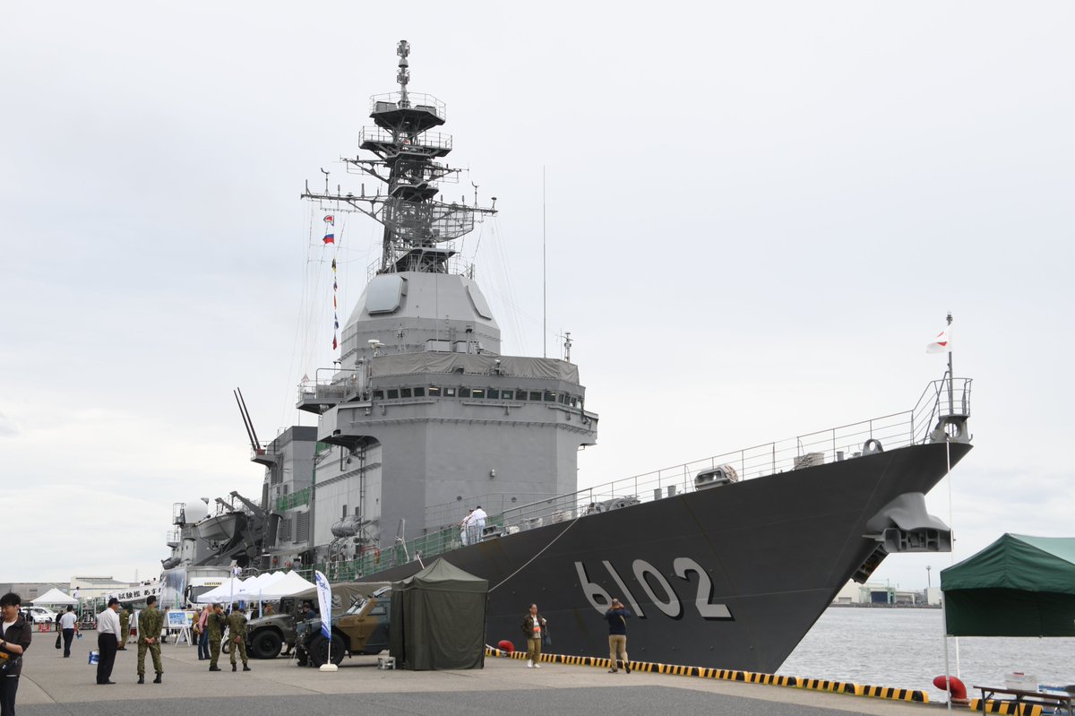 フォルダに取り込んだので改めて、本日堺泉北港で一般公開された海上自衛隊試験艦あすか（ASE-6102）の画像を何枚か。