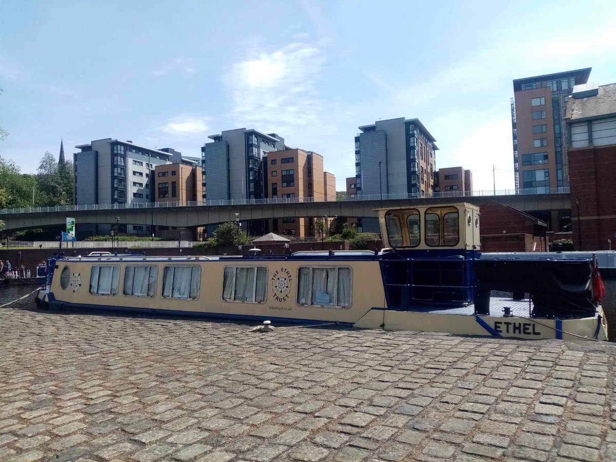 Thank you to @Josephsockett1  from @BurtonSt for sending us these photos of Ethel from his visit to the Quays in the sunshine on Saturday 🙂⛴️
#LifesBetterByWater #sheffieldissuper #supersunnysaturday