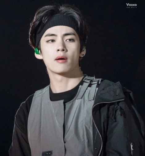 AboutMusicYT's tweet photo. MOST FOLLOWED KPOP IDOLS ON IG OF ALL-TIME:

#5 BTS Taehyung (65.4M) https://t.co/OLLgPn9Eyi