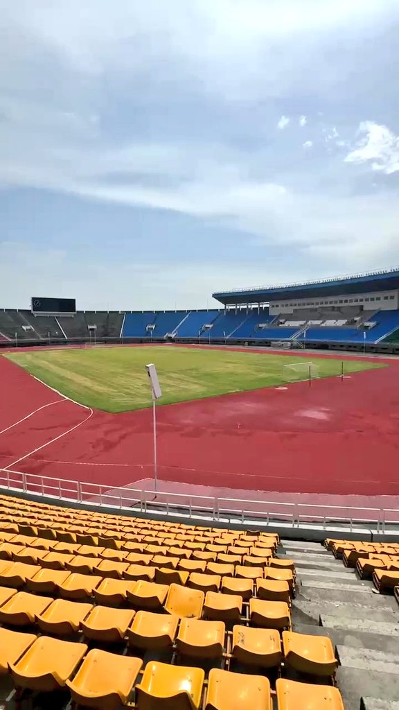 HamidOfficialYT's tweet photo. Renovations and lights installation at Jinnah Stadium 🏟 Islamabad 😍😍😍 Let's gooo Full Video On HAMID OFFICIAL YouTube Channel #FIFAWorldCup2026 Qualifiers 
06.06.24 🇵🇰 PAK vs SA 🇸🇦 (HOME)
11.06.24 🇹🇯 TAJ vs PAK 🇵🇰 (AWAY) https://t.co/DrlEcFYb40