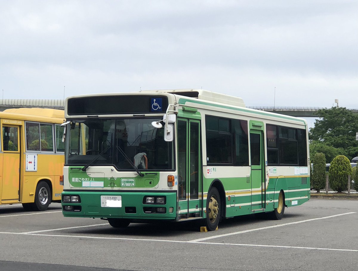 CA2010A 高槻市バス、芝生大型 CA2010A 高槻市バス、芝生大型