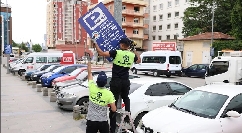 🛑 AKP’den CHP’ye geçen Denizli Büyükşehir Belediyesi’ne ait çay bahçesinde seçim öncesi 15 TL olan bir bardak çayın fiyatı 5 TL’ye indi. 

🅿️ Şehir içinde yol üzerindeki park cepleri artık ücretsiz.