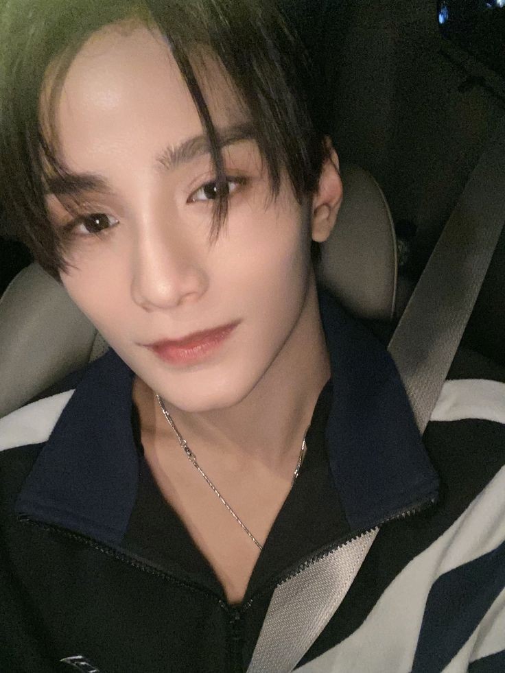 Surely many people ask why does Zayyan have to be the most loved when there are other members? 
When I heard he was a trainee in Korea, I didn't really know him, but he was always on my FYP TikTok,There I was at my worst, not thinking about anything, stressed, dizzy
#ZAYYAN