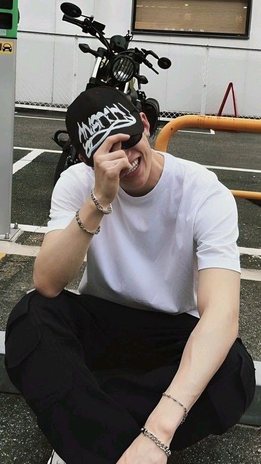 Usjhff's tweet image. 스키즈 남친짤 배경화면 모음